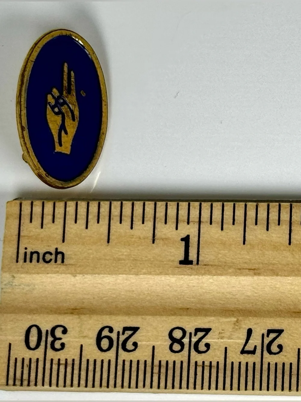 Girl Scouts Brownies Two-Fingers Salute Pin/Pinback Blue Enameled Vintage #1745